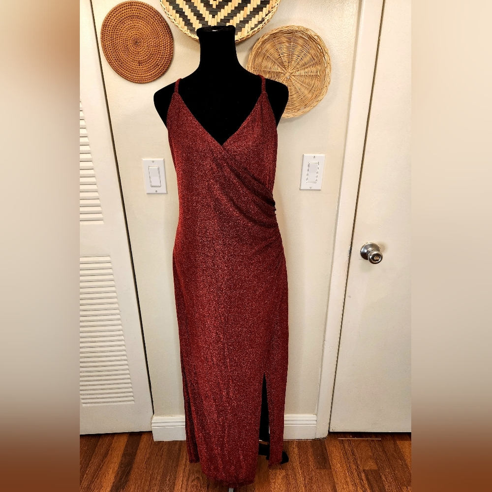 Sparkling Red Maxi Dress With Side Split And Ruching - Picture 2 of 11